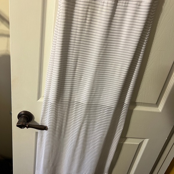 Cache elegant evening ware.Excellent for dinner party or even a beach wedding. - Picture 9 of 9